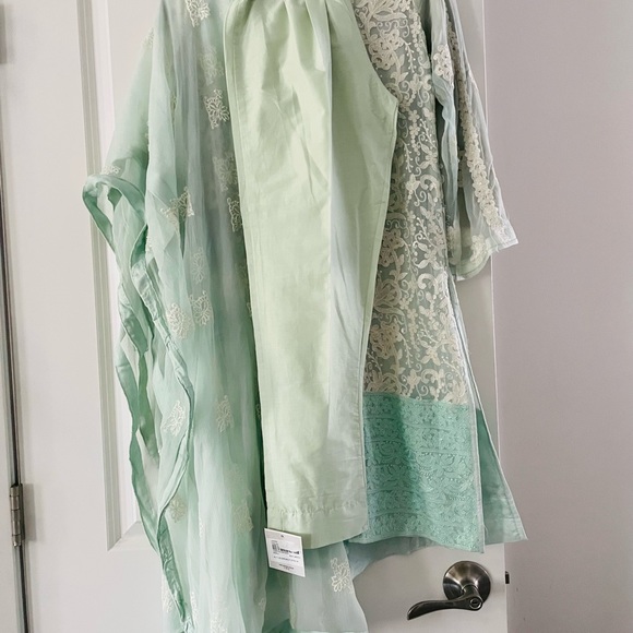 Brand New Sheqe Pakistani Outfit - Picture 8 of 8